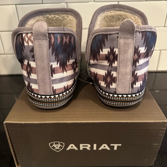 New! ARIAT Bootie Slipper - Picture 3 of 3